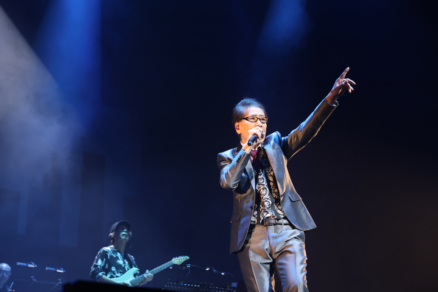 稲垣潤一×杉山清貴、レジェンド2人の歌声が“クロス”！「クリスマスキャロルの頃には」でハーモニーを披露