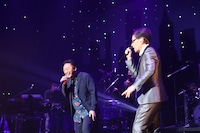 左から杉山清貴、稲垣潤一。（撮影：有本真大）