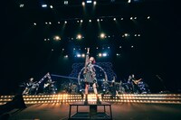 「LiVE is Smile Always～PATCH WALK～」東京国際フォーラム ホールA公演の様子。（撮影：平野タカシ）