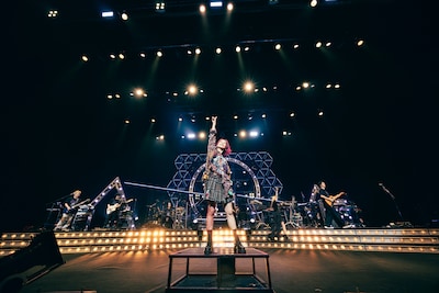 「LiVE is Smile Always～PATCH WALK～」東京国際フォーラム ホールA公演の様子。（撮影：平野タカシ）