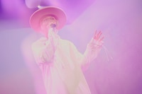 山田義孝（Vo）（撮影：白石達也）