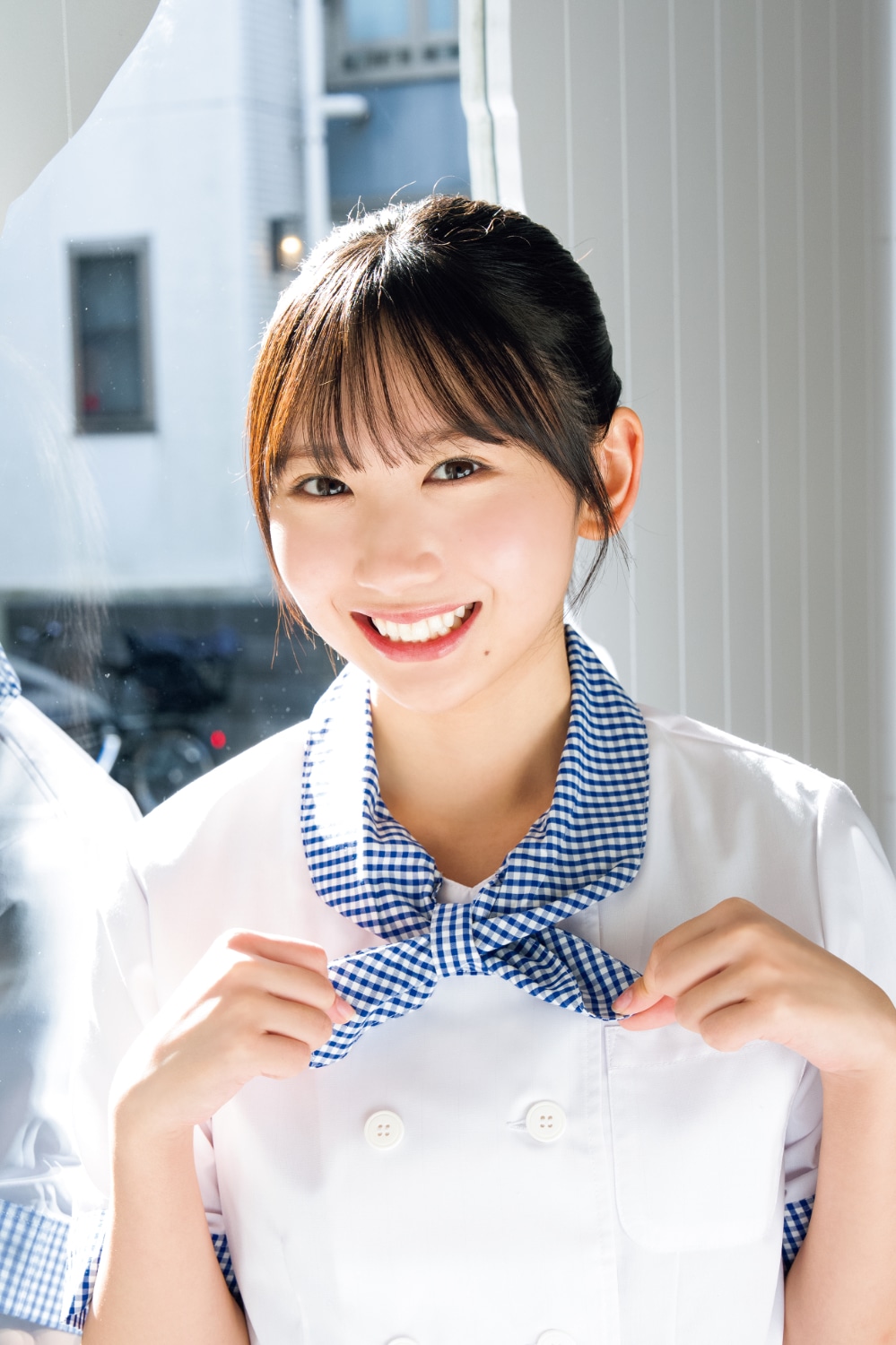 日向坂46藤嶌果歩が「少年サンデー」表紙に登場　シチューを作ったり、バイトに励んだり