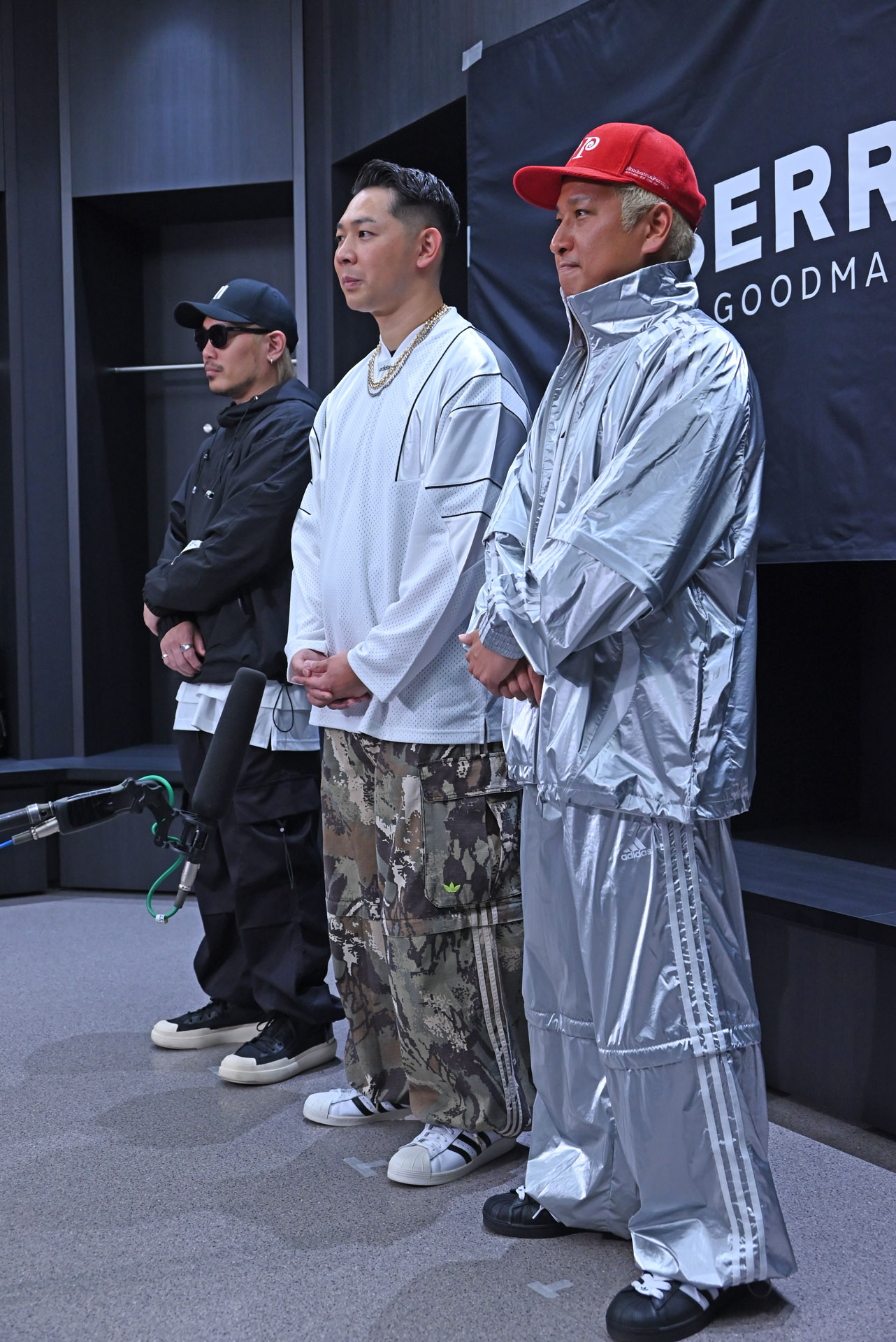 ベリーグッドマン囲み取材の様子。