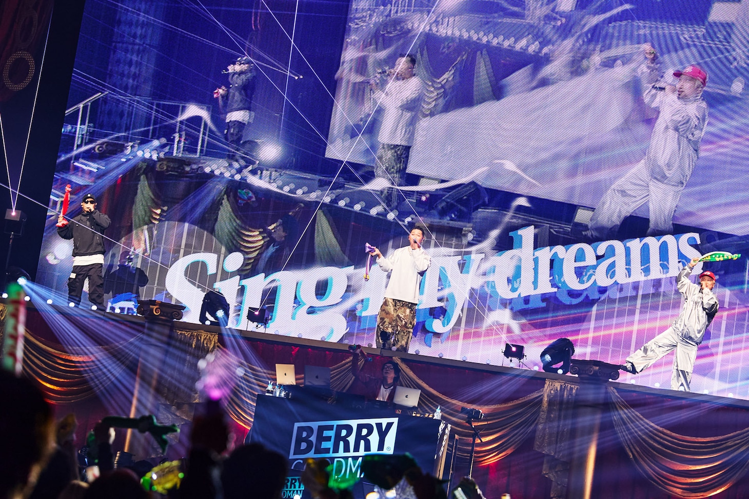 「メジャーデビュー10周年記念 ベリーグッドマン ARENA LIVE 2026 ～全員集合!!～」TOYOTA ARENA TOKYO公演の様子。（Photo by Keiko Tanabe）