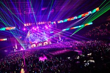 「メジャーデビュー10周年記念 ベリーグッドマン ARENA LIVE 2026 ～全員集合!!～」TOYOTA ARENA TOKYO公演の様子。（Photo by Keiko Tanabe）
