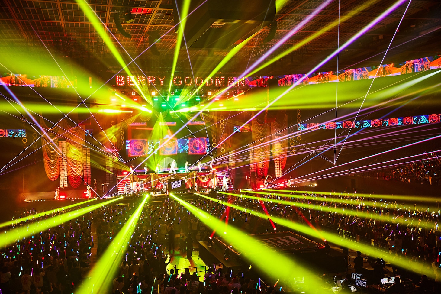 「メジャーデビュー10周年記念 ベリーグッドマン ARENA LIVE 2026 ～全員集合!!～」TOYOTA ARENA TOKYO公演の様子。（Photo by Keiko Tanabe）