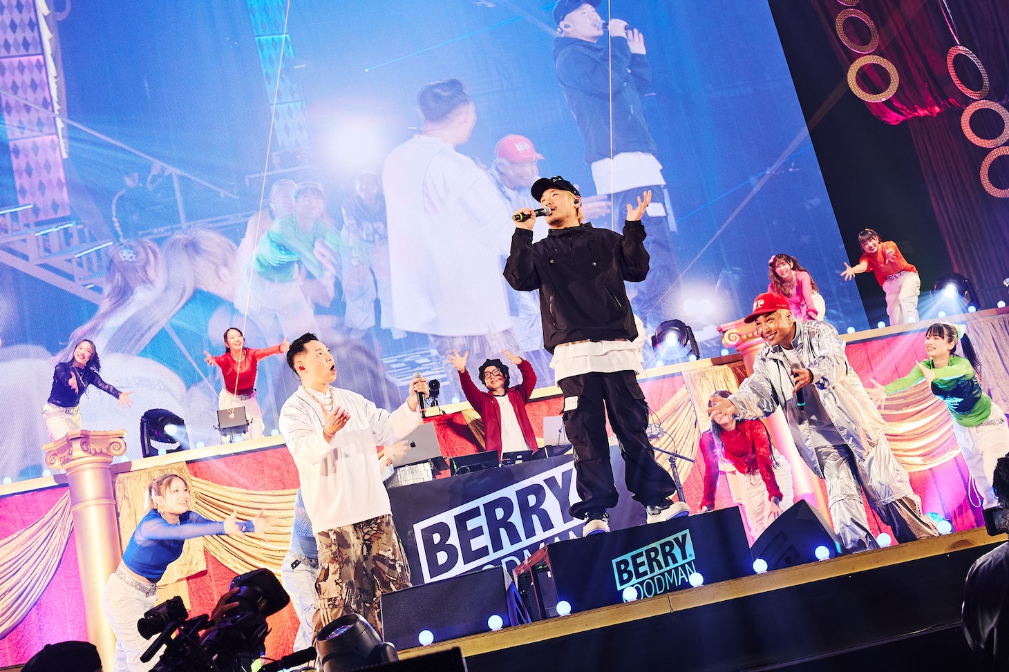 「メジャーデビュー10周年記念 ベリーグッドマン ARENA LIVE 2026 ～全員集合!!～」TOYOTA ARENA TOKYO公演の様子。（Photo by Keiko Tanabe）