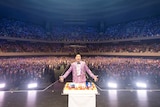 郷ひろみ「Hiromi Go at Nippon Budokan 2025 “THE GREATEST 70 SONGS」の様子。（撮影：田中聖太郎 / 田中聖太郎写真事務所）