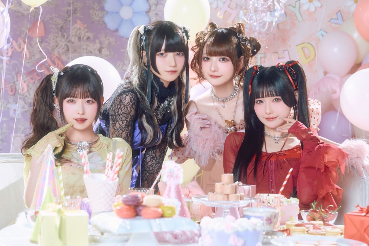 きゅるりんってしてみて「きゅるりんってしてみて 5th Anniversary Photobook カワイイ・リアリズム」より。©︎KADOKAWA／写真：藤城貴則