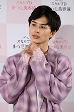 口角を上げるトレーニングについて語る草川拓弥（超特急）。