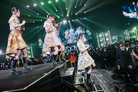 アリーナへ飛び出すえびちゅう。