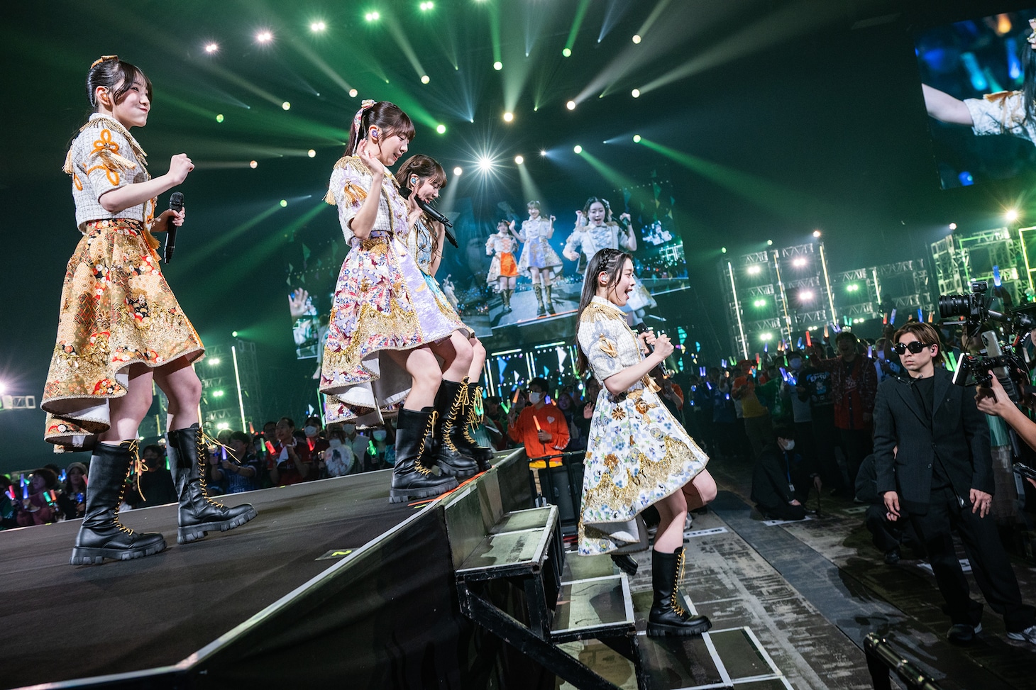 アリーナへ飛び出すえびちゅう。