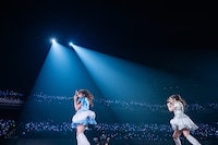 「参枚目のタフガキ」を披露する中山莉子＆風見和香コンビ。