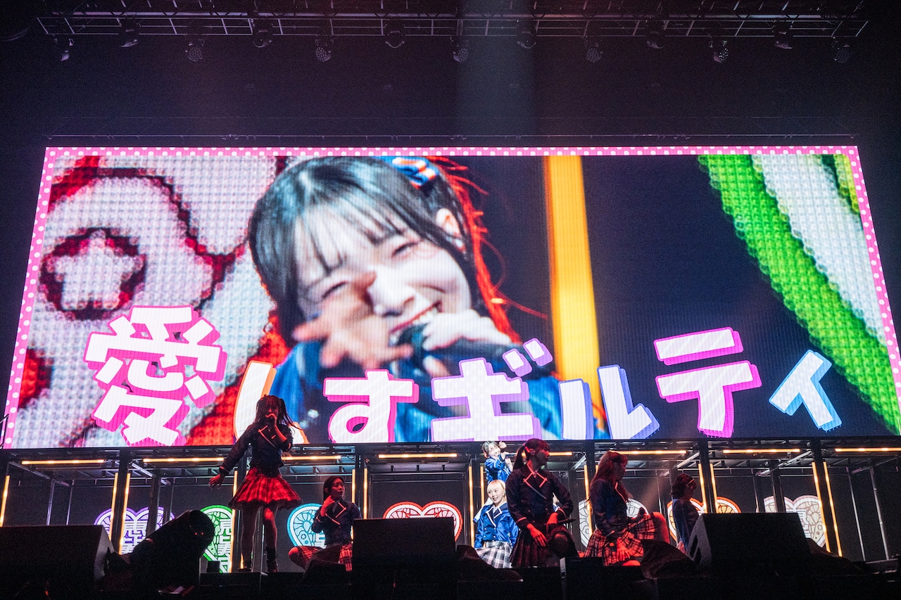 新曲「えび♡バディLOVE」を初披露するえびちゅう。 [画像ギャラリー