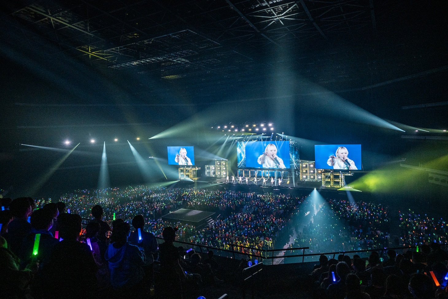 私立恵比寿中学の2026年はKアリーナ横浜でキックオフ、新曲初披露でも沸かせた「新春大学芸会」