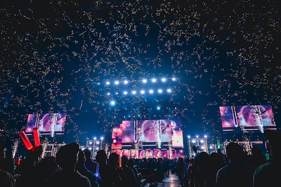 「私立恵比寿中学 新春大学芸会2026～SEIJIN CHUGAKUSEI GT～」の様子。