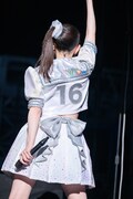 出席番号16番を背負った桜井えまの後ろ姿。