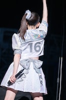 出席番号16番を背負った桜井えまの後ろ姿。