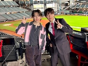 エスコンフィールドを視察した岩橋玄樹と阿部顕嵐。