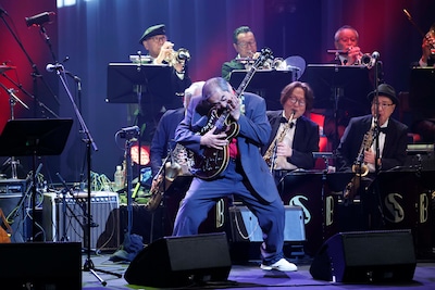 吾妻光良（Vo, G）（撮影：山本佳代子）