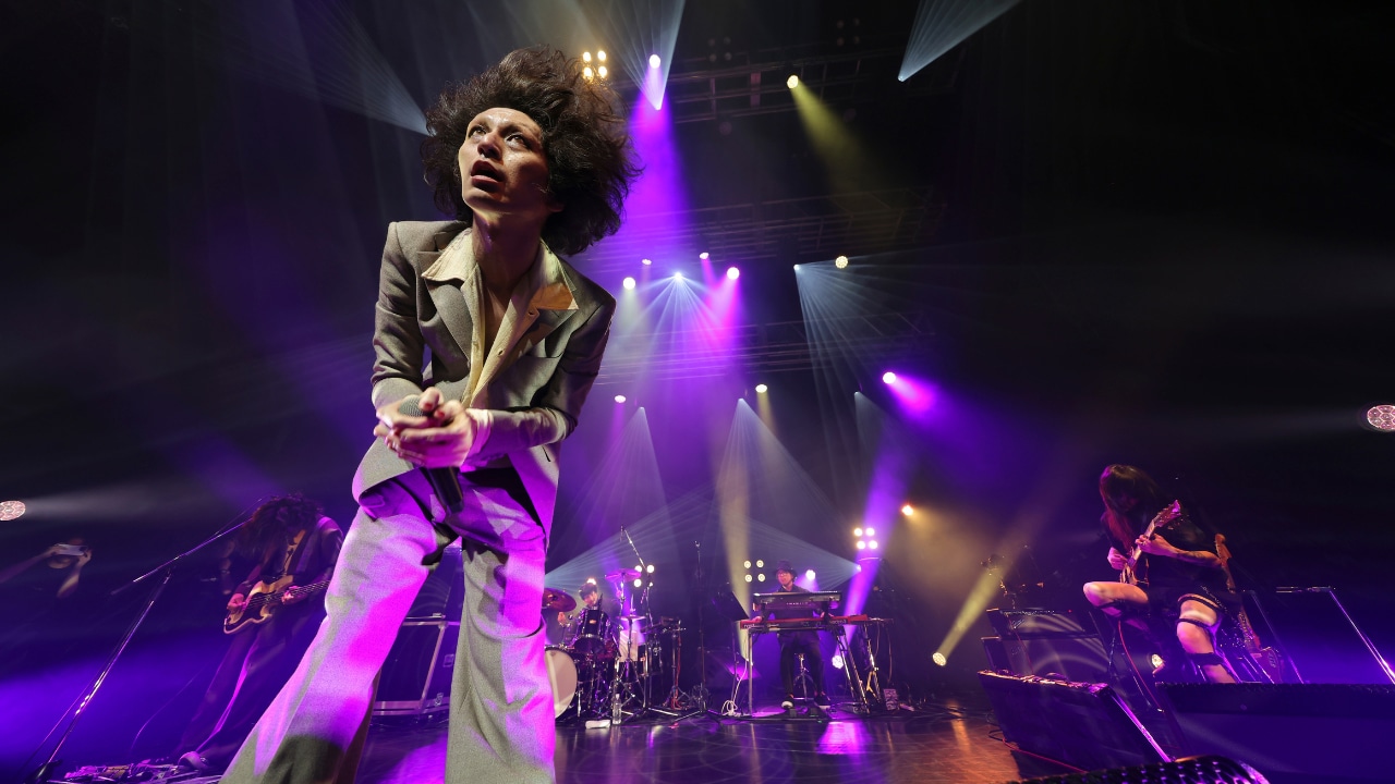 ドレスコーズ「ミスフィッツ」ライブ映像のサムネイル。