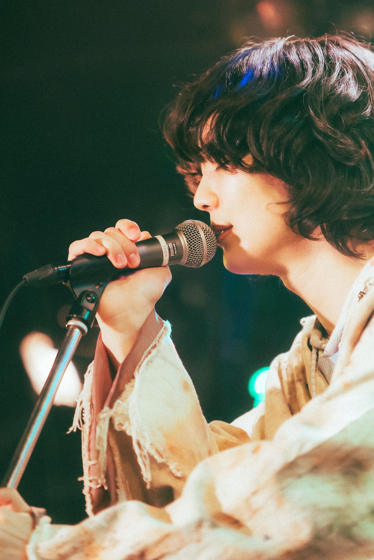 映秀。が東名阪を回る「Fly You to the Moon」ツアー開催決定