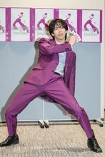 左から見た股下3kmのリョウガ（超特急）。