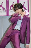 やや右から見た股下3kmのリョウガ（超特急）。