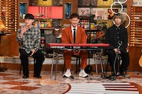 左からいしわたり淳治、蔦谷好位置、川谷絵音。©︎テレビ朝日