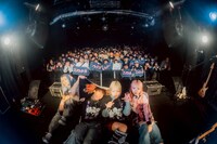 三四少女「おまじないっ！」の様子。