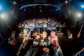 三四少女メジャーデビュー、EP「一生仲仔」リリース＆「我等友情永久不滅ツアー」開催