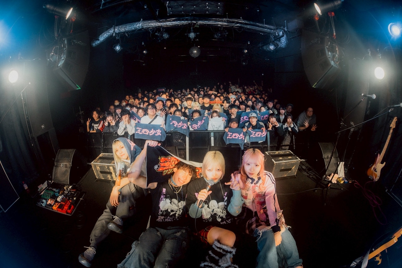 三四少女「おまじないっ！」の様子。