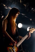 HISAYO（B / a flood of circle）（撮影：雨宮透貴）