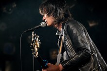 佐々木亮介（Vo, G / a flood of circle）（撮影：雨宮透貴）