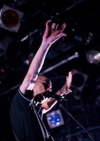 オオスカ（G, Vo / Nikoん）（撮影：雨宮透貴）