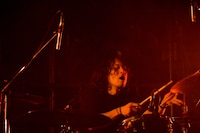 Nikoんのサポートを務めた東克幸（Dr）。（撮影：雨宮透貴）