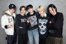 TREASUREが食レポやゲームに挑戦、FM大阪で特番放送