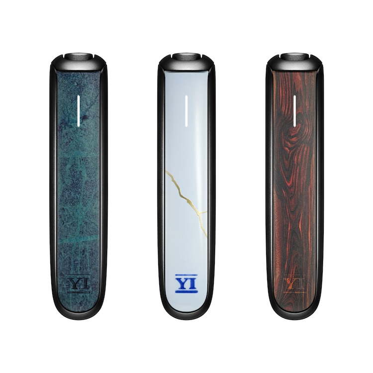 山口一郎×「Ploom AURA」コラボフロントパネル。左から「緑青」「金継 