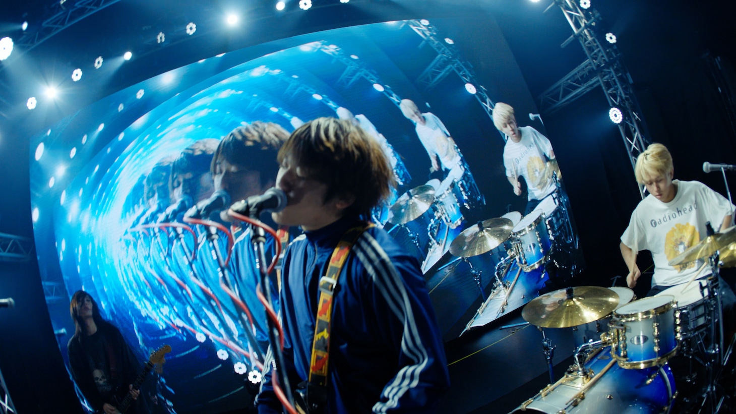 grating hunny「キスしてほしい」MVより。