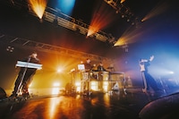 Kzyboost、Daichi Yamamotoを迎えたパフォーマンスの様子。（Photo by Daiki Miura）