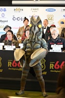 突如現れたバルタン星人。