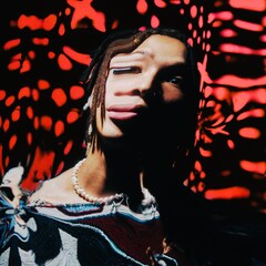 Hikoichiが新曲「Fire」リリース、前作とは対照的なアッパーチューン