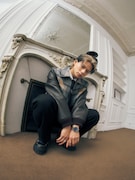 ルイ・ヴィトンのアイテムを着こなす平野紫耀。©LOUIS VUITTON