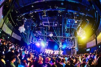 「SHYのはじめてのワンマンライブ～わくわくしすぎてごめんなSHY～」の様子。