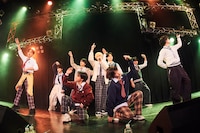 「SHYのはじめてのワンマンライブ～わくわくしすぎてごめんなSHY～」の様子。