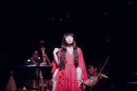 「Luminescent Creatures World Tour in ISHIGAKI」より青葉市子。（撮影：八木咲）