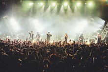 ASKA初のライブハウス公演の様子。