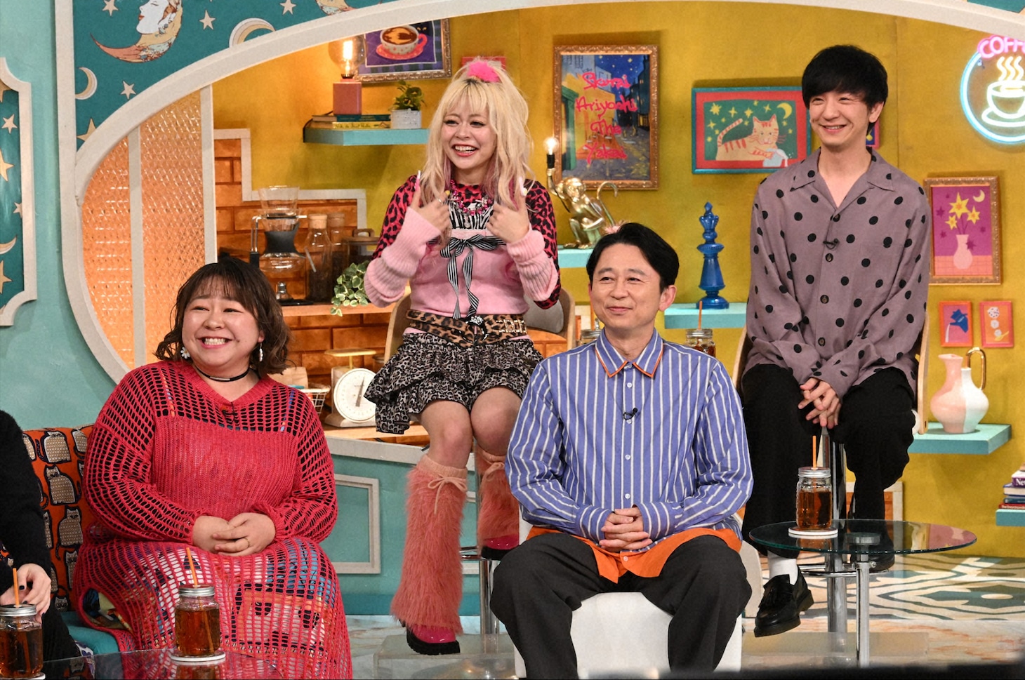 上段左から荒川、向井慧、下段左からやしろ優、有吉弘行。©TBS