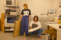 左から伊澤彩織、庄村聡泰。（撮影：芦沢洋介）