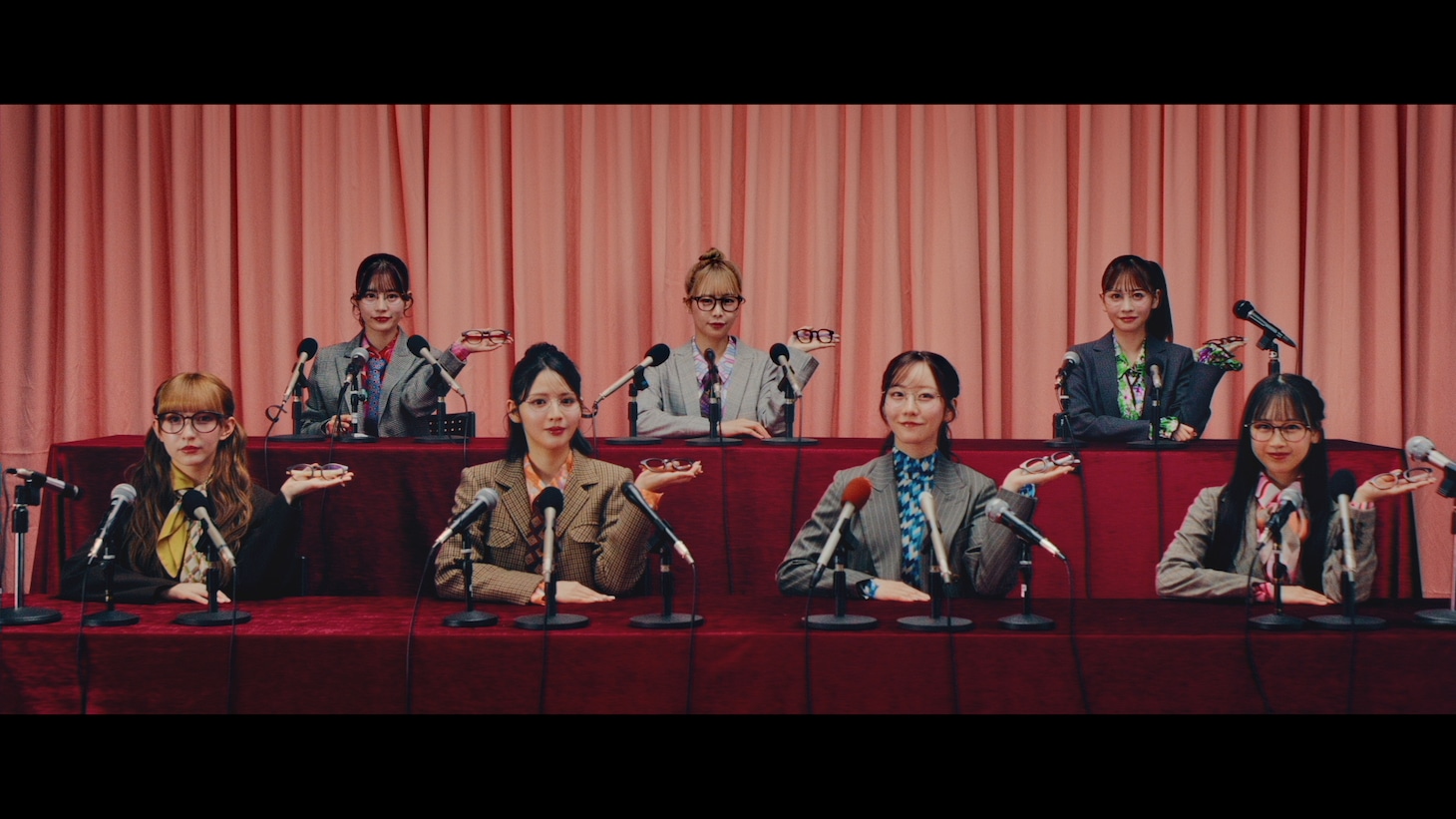 FRUITS ZIPPER「君と目があったとき」ミュージックビデオより。